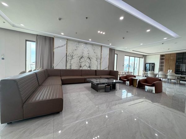 ห้องใหญ่หายาก 4 ห้องนอน เหมาะที่จะพักอาศัย และ ลงทุน