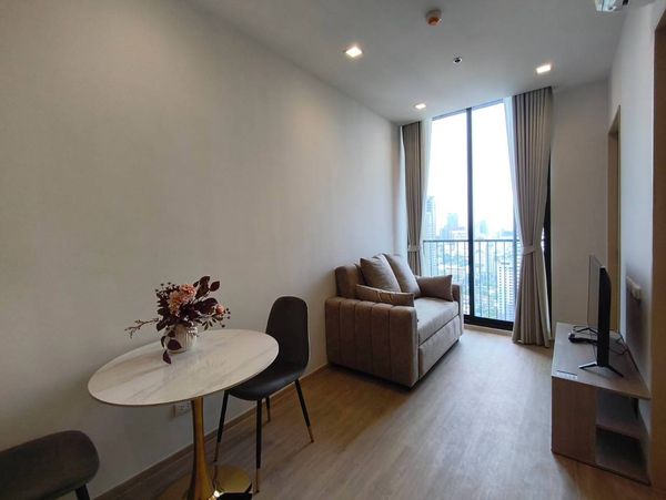 PFD-09166 Condo for rent Noble State 39 (Noble State 39) : A simple Japanese-style room enhanced by art, creating the feel of a private gallery.