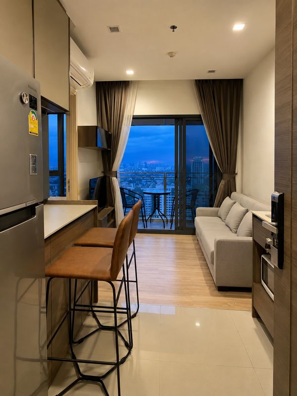 Urgent sale: 1-bedroom unit, 26.91 sq.m., located on a very high floor. Viewings available daily. Call 0962615656.