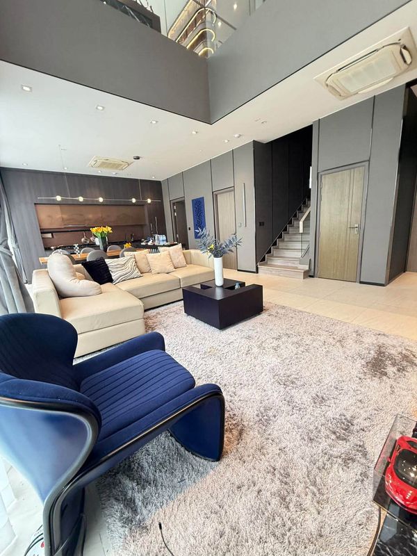 Urgent sale! 3-story detached house Artale Asoke–Rama 9, near MRT, convenient travel, location in the heart of the city.
