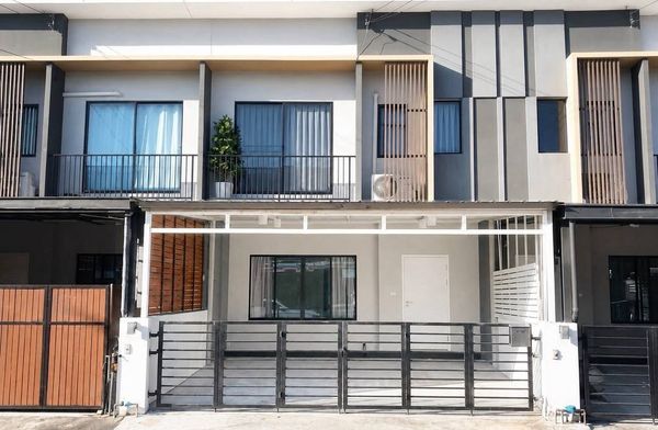 M1812 2-story townhouse for rent, The Connect Village, Phatthanakan 38.