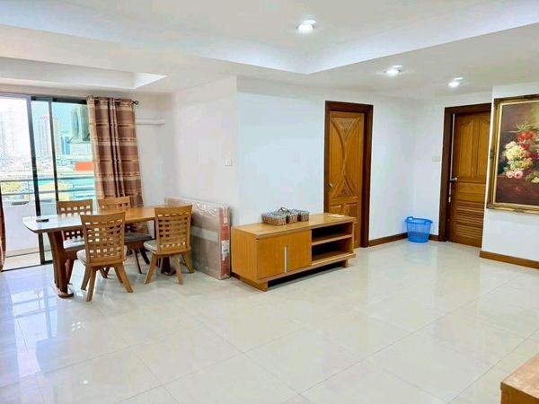 Large corner room, 60 sq m, 9th floor | City view + swimming pool view | Price only 13,000 baht/month