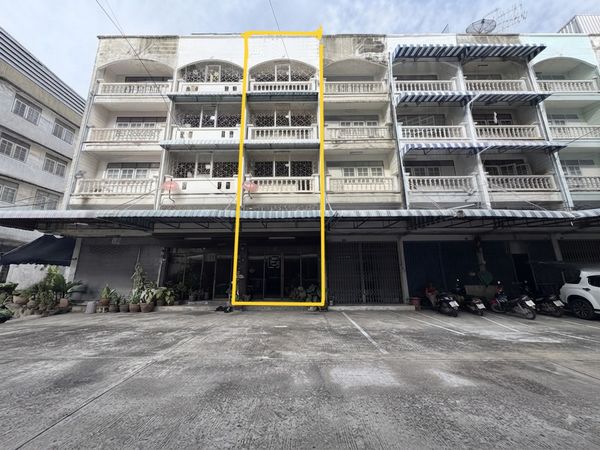 4-story commercial building, Rama 2 Soi 38, Bang Mot, beautifully decorated, ready to move in. All water and electrical systems have been completely renovated, ready to use, just bring your bags and move in! 📍 Very good location, the entrance to the alley