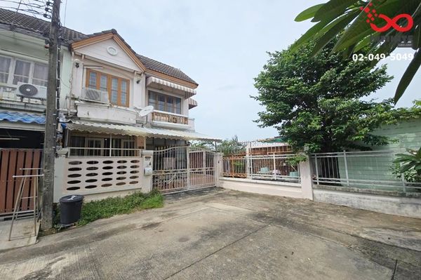ขายทาวน์เฮาส์ 2 ชั้น พระยาสุเรนทร์ 40 หมู่บ้านบุศรินทร์ รามอินทรา 109 หลังริม 27.4 ตร.ว. 