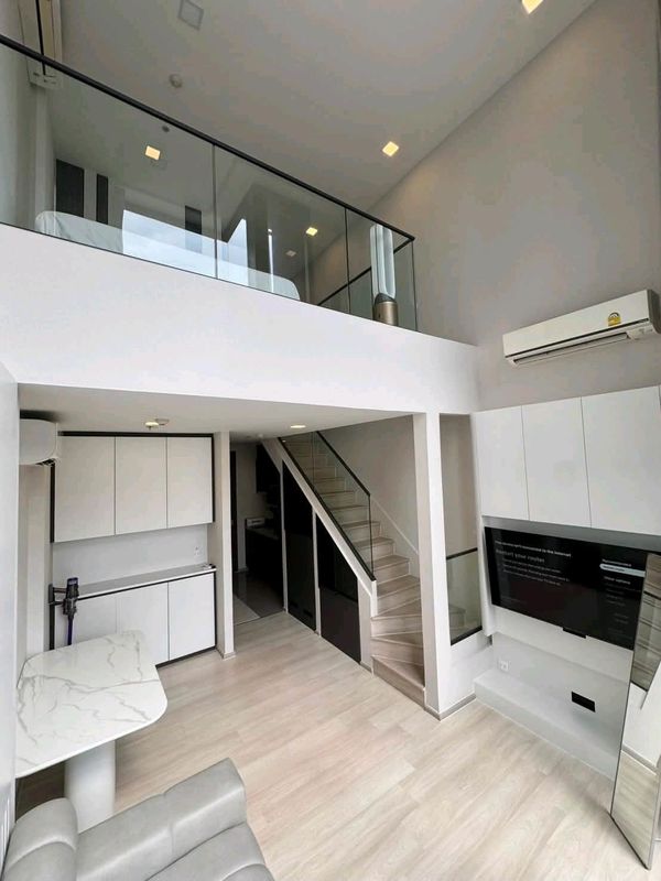 Duplex Loft 2 ชั้น ชั้น 30–31 | วิวสวนจตุจักร | Brand New | Fully Furnished ใช้ชีวิตเหนือระดับ พร้อมวิวสวนจตุจักรแบบเต็มตา