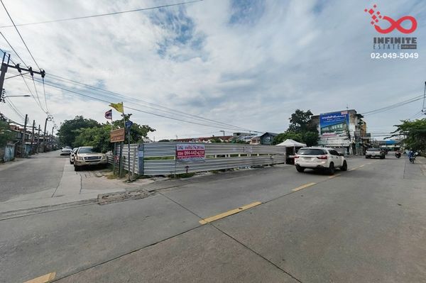 Corner plot of land for sale, 1 rai 3 ngan, Thung Song Hong, Lak Si, near the airport and BTS.