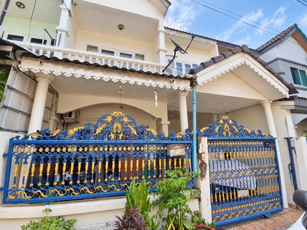 🔥 Townhome, 3 bedrooms, price 2.1 million! Usable area 120 sq m. ✨ Sinthawee Garden Village 1/2