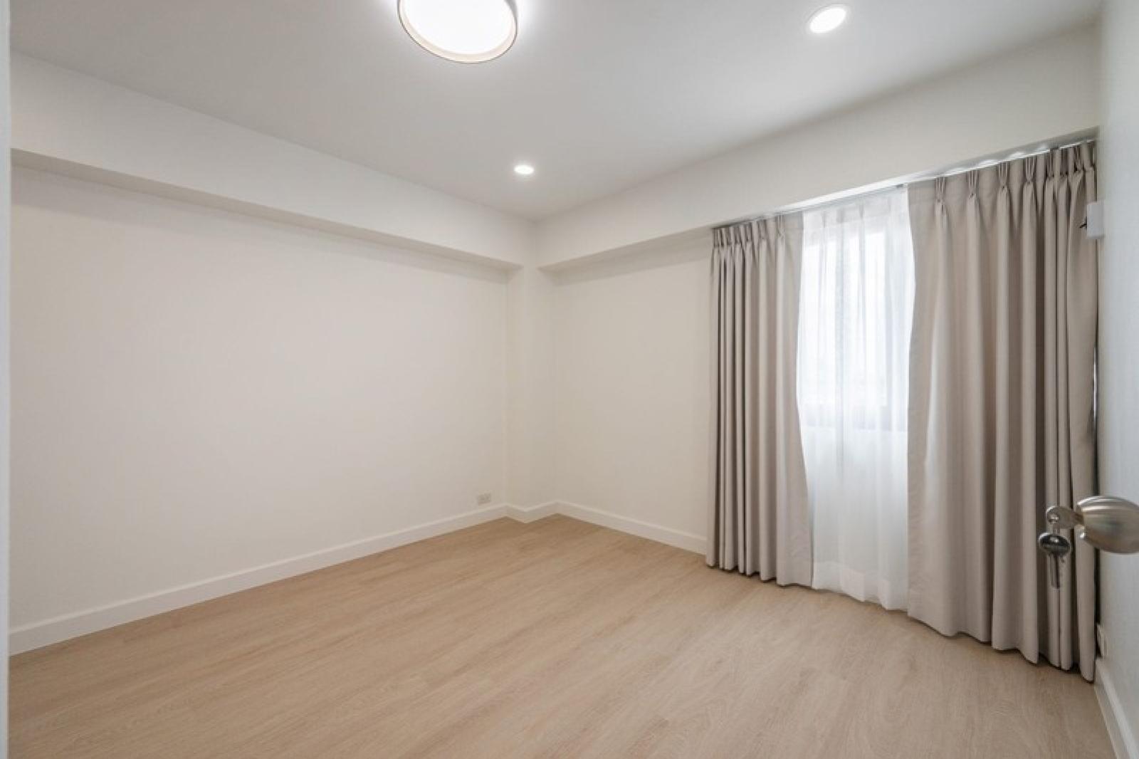 (B010026) Bangna Place ()