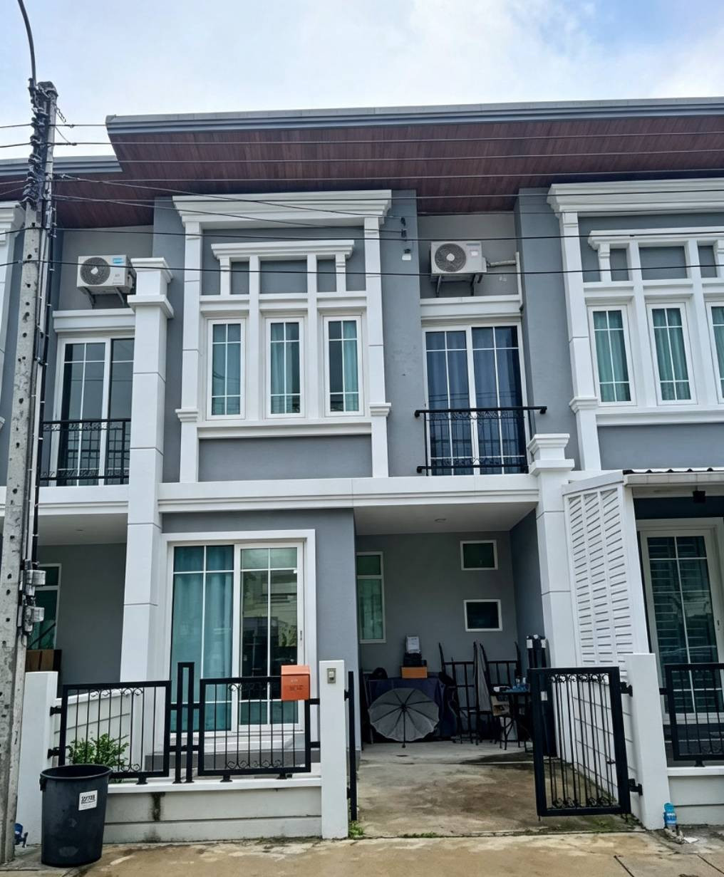 For rent: Golden Town 2 Sathorn, 2-story townhome, good location, Sathorn-Kanlapaphruek. For rent: Golden Town 2 Sathorn, 2-story townhome, good location, Sathorn-Kanlapaphruek.