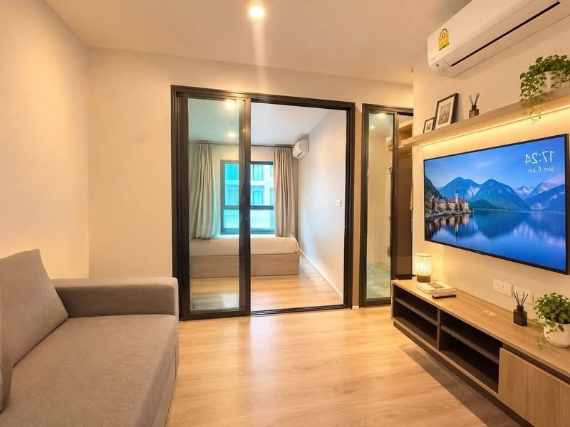 For rent: Notting Hill Sukhumvit 105, 8th floor.