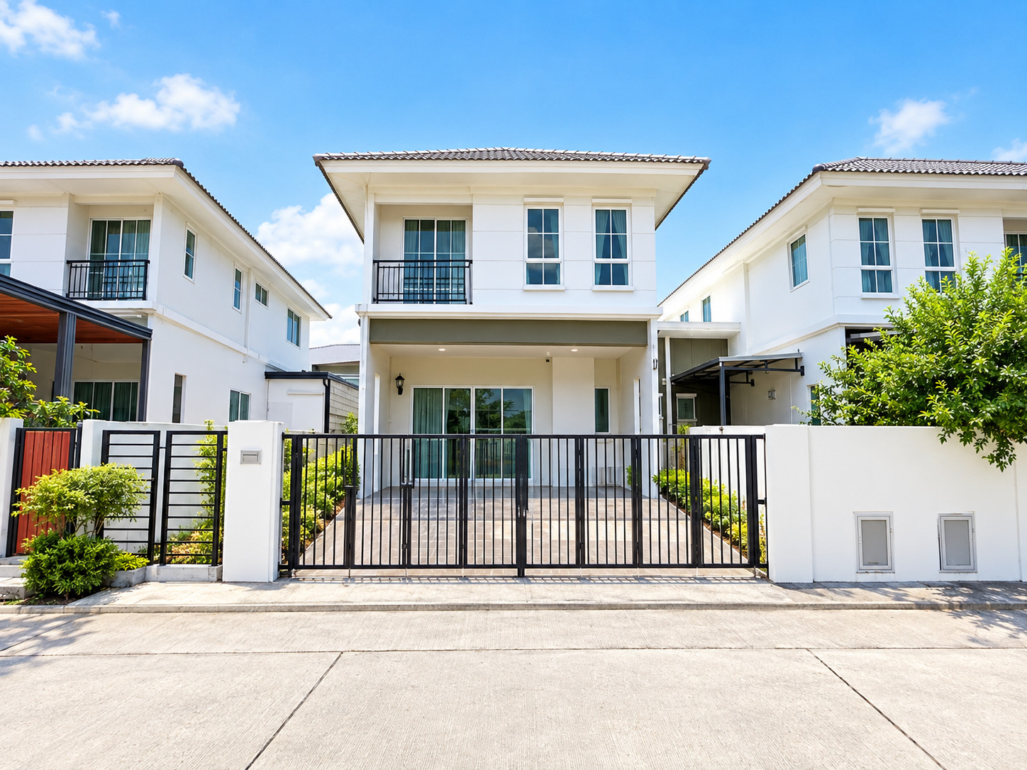 Baan Pruksa 114 Theparak-Muang Mai Near Thepharak Road, convenient, easy to enter the city, price less than 3 million, get a house!!!