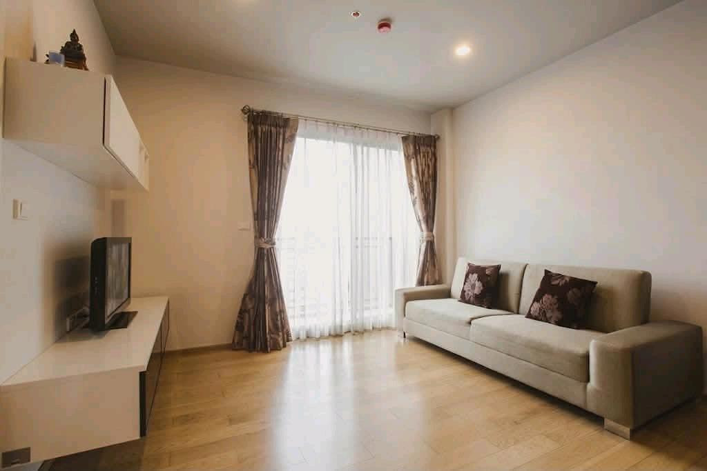 🏢 Hive Sathorn | 1 Bedroom | 1 Bathroom | 49.5 Sq.m. | 21,000 THB/Month ✨ คอนโดสวย ชั้นสูง วิว BTS ทำเลทองสาทร ราคาดีที่สุด! รายละเอียดห้อง: * คอนโด Hive Sathorn ติด BTS กรุงธนบุรี เดินทางสะดวกมาก ชั้น 16 วิวเมือง/วิวรถไฟฟ้าโปร่งสบาย 🏢 Hive Sathorn | 1 Bedroom | 1 Bathroom | 49.5 Sq.m. | 21,000 THB/Month ✨ คอนโดสวย ชั้นสูง วิว BTS ทำเลทองสาทร ราคาดีที่สุด! รายละเอียดห้อง: * คอนโด Hive Sathorn ติด BTS กรุงธนบุรี เดินทางสะดวกมาก ชั้น 16 วิวเมือง/วิวรถไฟฟ้าโปร่งสบาย
