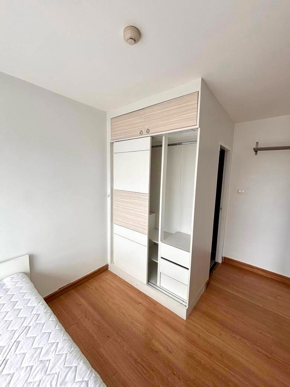 For rent August condo charoen krung 80 , river view  – รูปที่ 3