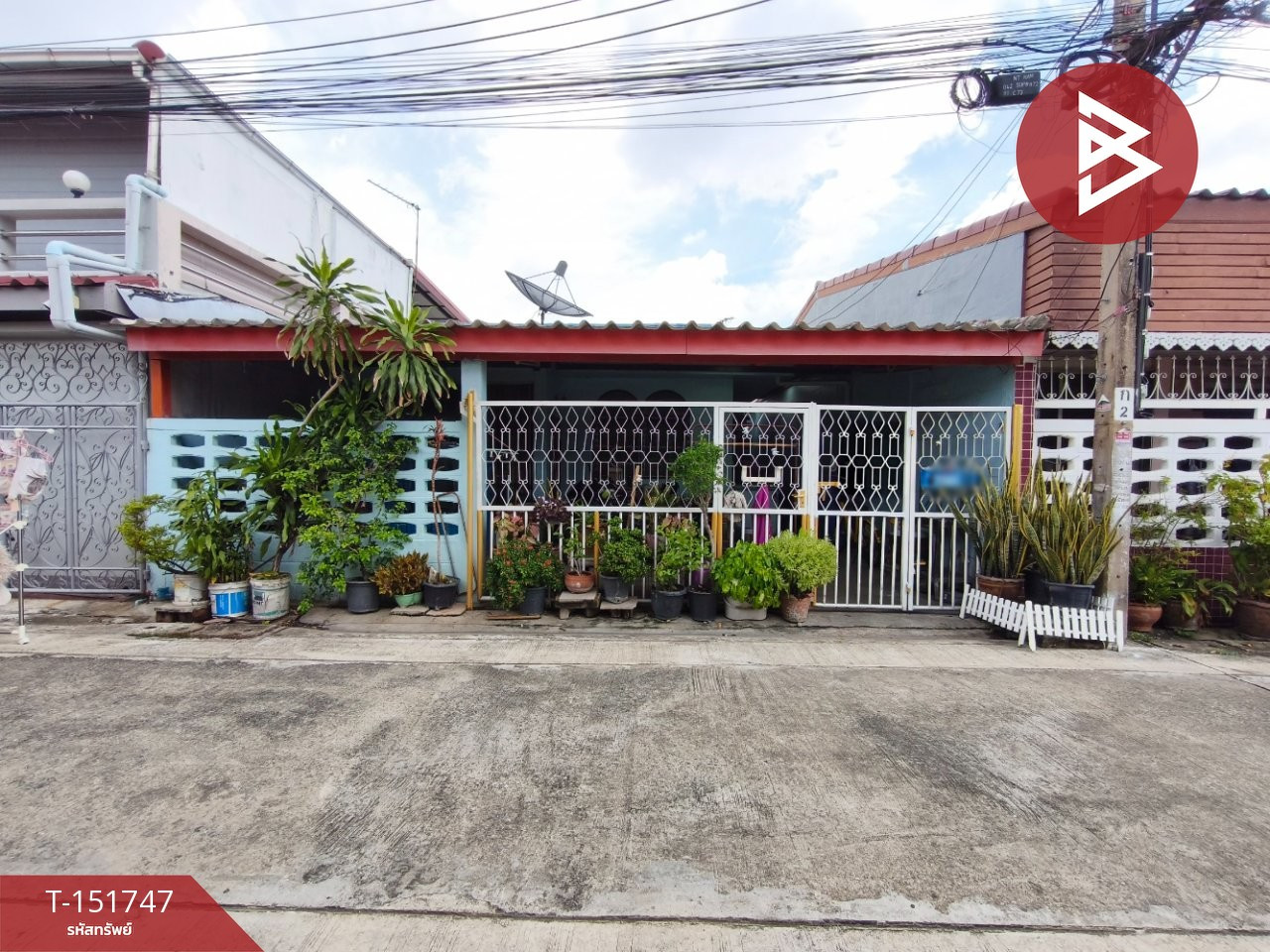 Semi-detached house for sale, Hollywood Village On Nut 17 (Hollywood Village On Nut 17), Intersection 9, Suan Luang, Bangkok.