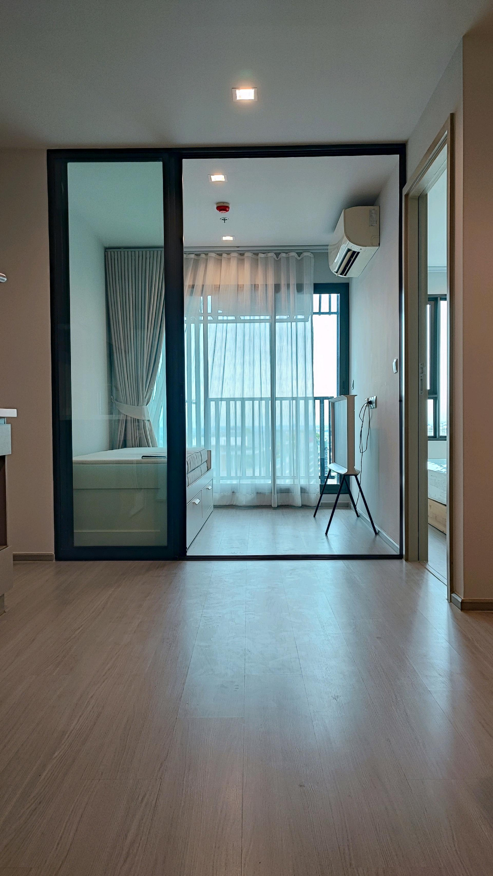 Urgent for rent, can be adjusted to 2 bedrooms, very good price. Urgent for rent, can be adjusted to 2 bedrooms, very good price.