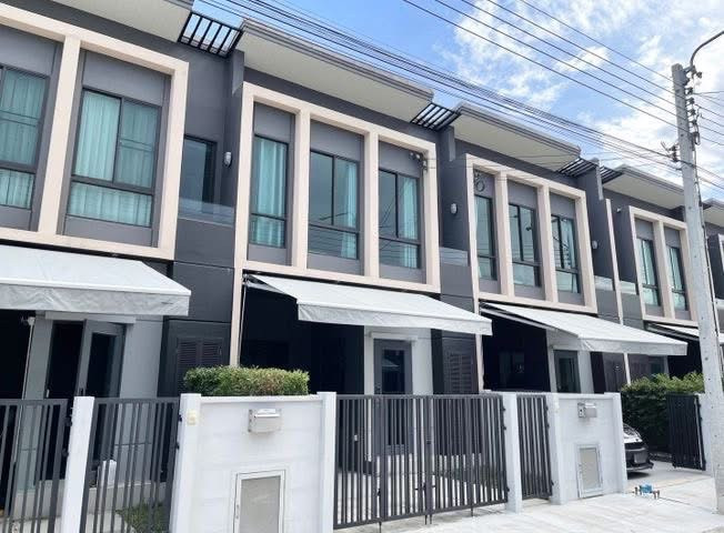ให้เช่าทาวน์โฮม พลีโน่ สุขุมวิท-บางนา ใกล้เมกาบางนา และ Concordian International School ให้เช่าทาวน์โฮม พลีโน่ สุขุมวิท-บางนา ใกล้เมกาบางนา และ Concordian International School