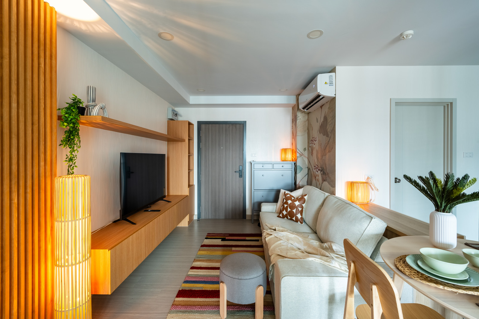 Large condo for rent near BTS Bearing, Supalai City Resort Sukhumvit107, very beautifully decorated, beautiful view.