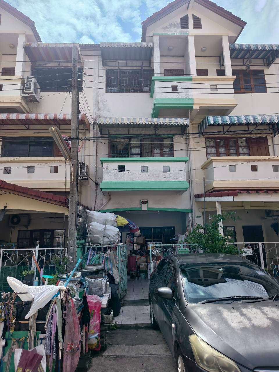 ขายบ้านทาวน์เฮาส์ 3 ชั้น ซอยคู้บอน 27 หมู่บ้านรามอินทรา 71 โครงการ1 ขายตามสภาพ ขายบ้านทาวน์เฮาส์ 3 ชั้น ซอยคู้บอน 27 หมู่บ้านรามอินทรา 71 โครงการ1 ขายตามสภาพ