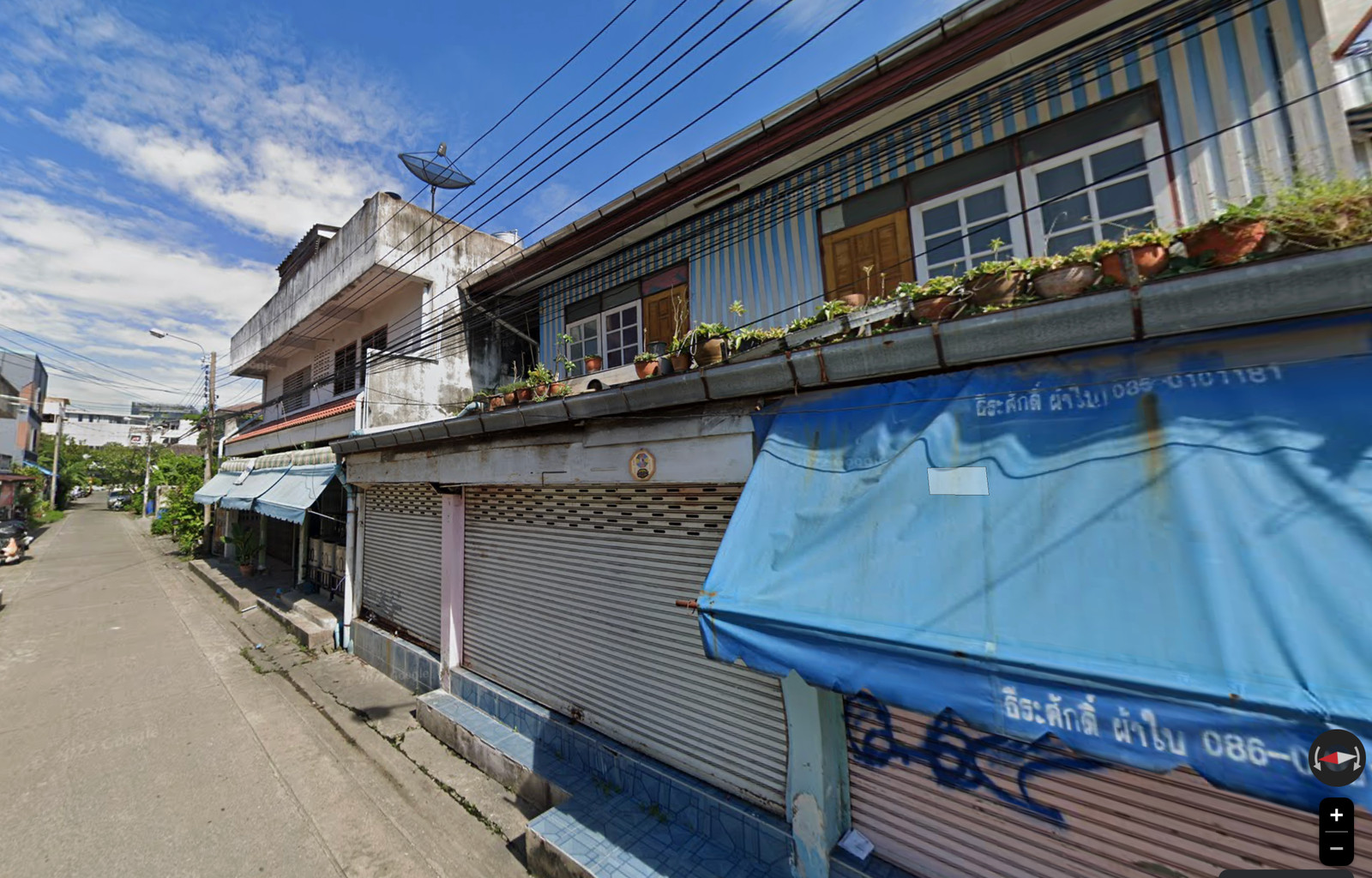 Land for sale with buildings, Sukhumvit 64/1–64/2, good location, hard to find. Land for sale with buildings, Sukhumvit 64/1–64/2, good location, hard to find.
