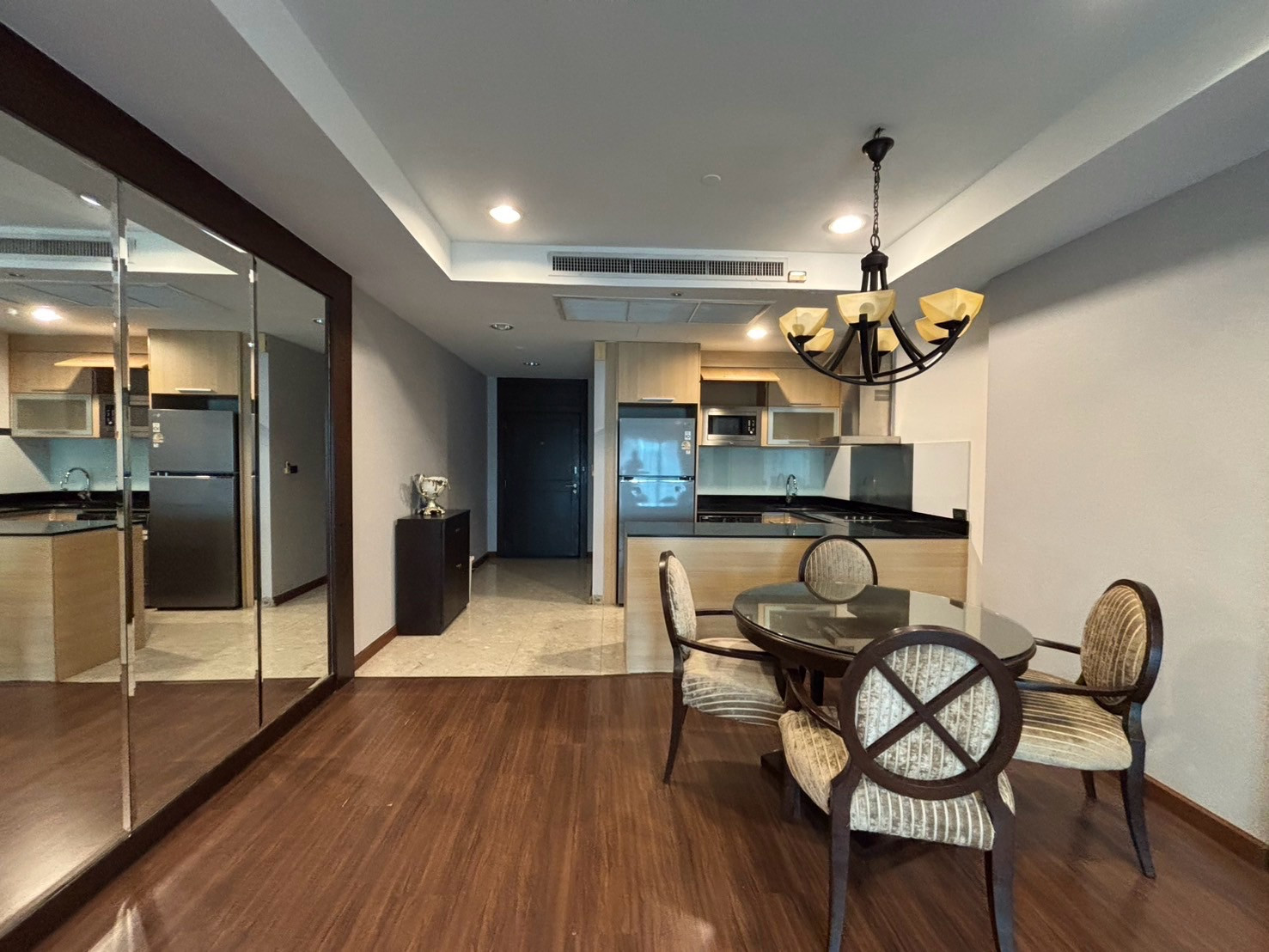 🏡 Sathorn Gardens | 2 beds 2 bath | 94 Sq.m. Only 48,000 per month 🏡 Sathorn Gardens | 2 beds 2 bath | 94 Sq.m. Only 48,000 per month
