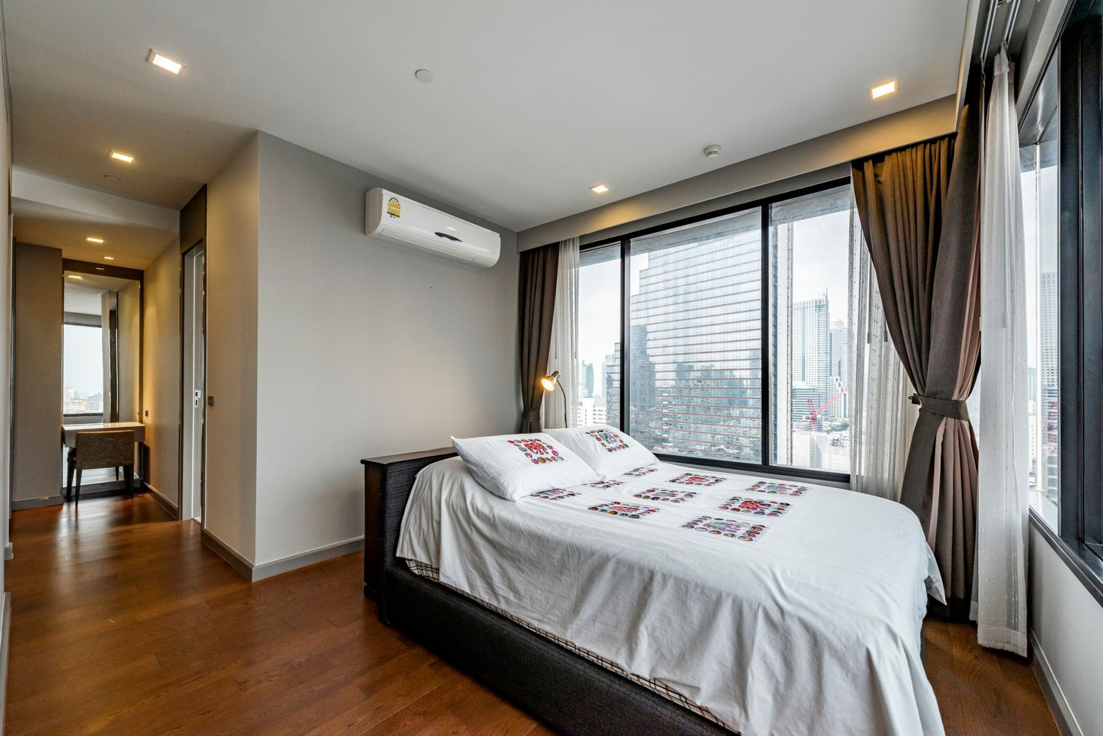 ✨ 2 bedrooms, 2 bathrooms | Spacious room on high floor With proportional living space 📍 M Silom ✨ 2 bedrooms, 2 bathrooms | Spacious room on high floor With proportional living space 📍 M Silom