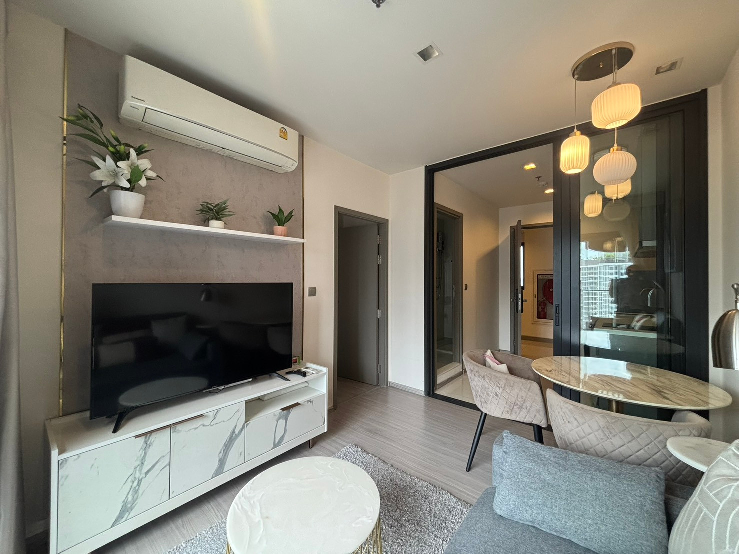 Special Price 19,999/month for rent Life Asoke Hype 1 bedroom Special Price 19,999/month for rent Life Asoke Hype 1 bedroom