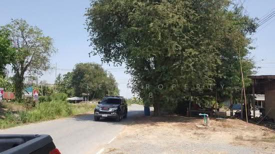 Land for sale, 20 rai, Ban Yang Subdistrict, Mueang District, Nakhon Pathom Province, next to the irrigation canal road. Near the village community, near the market, suitable for land allotted for sale, building houses, agriculture, near the new road, Ban – รูปที่ 4