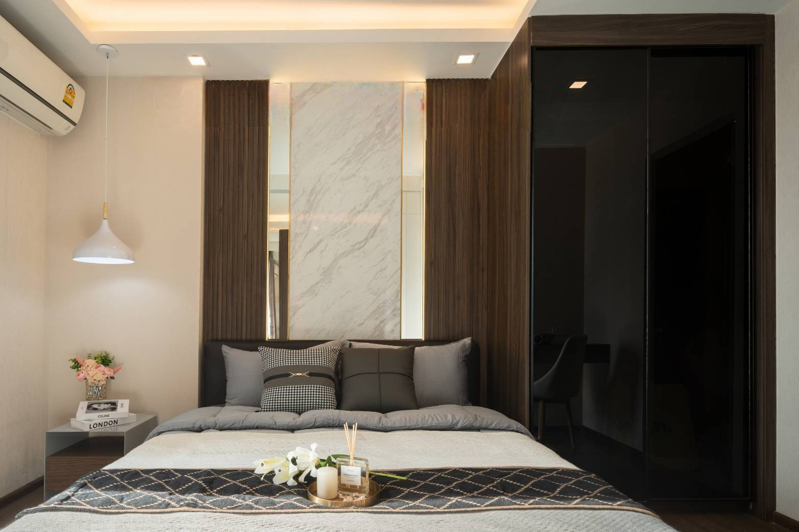 For rent!! 1 bedroom, 1 bathroom, near MRT Rama 9, Condo THE REMARKABLE, Soonvijai Center 2, The Remarkable, Soonvijai Center 2.
