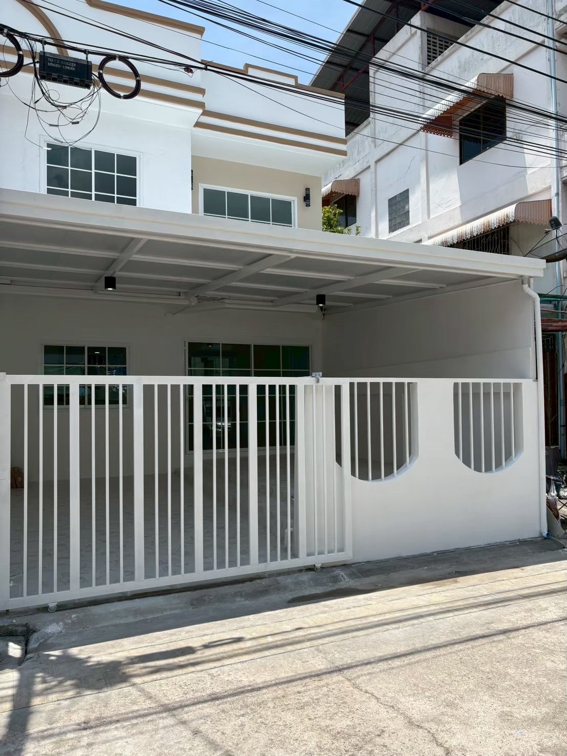 ขายทาวน์เฮ้าส์รีโนเวทใหม่ หมู่บ้านเพชรหรรษา เพชรเกษม 112 (24.5 ตร.ว.) 3 นอน 2 น้ำ สภาพสวยพร้อมอยู่ ฟรีทุกค่าใช้จ่ายวันโอน ขายทาวน์เฮ้าส์รีโนเวทใหม่ หมู่บ้านเพชรหรรษา เพชรเกษม 112 (24.5 ตร.ว.) 3 นอน 2 น้ำ สภาพสวยพร้อมอยู่ ฟรีทุกค่าใช้จ่ายวันโอน
