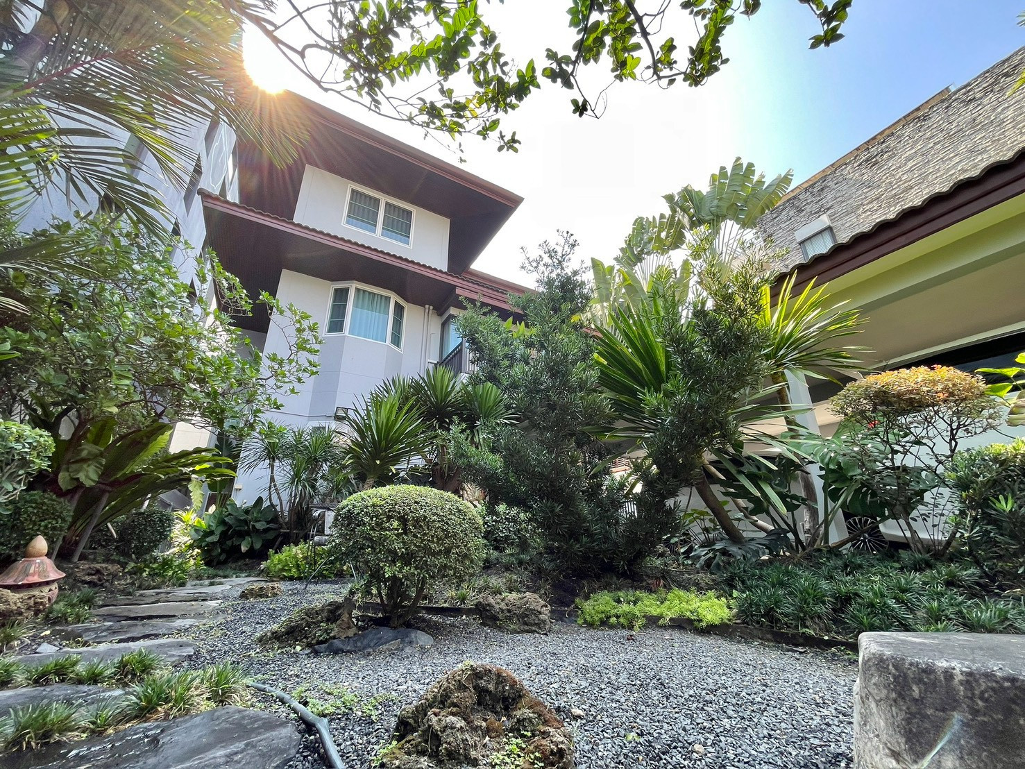 For rent, 3-story detached house, Thonglor 25 | Land 112 sq m. | Usable area 420 sq m. | 5 bedrooms | In the heart of Thonglor For rent, 3-story detached house, Thonglor 25 | Land 112 sq m. | Usable area 420 sq m. | 5 bedrooms | In the heart of Thonglor