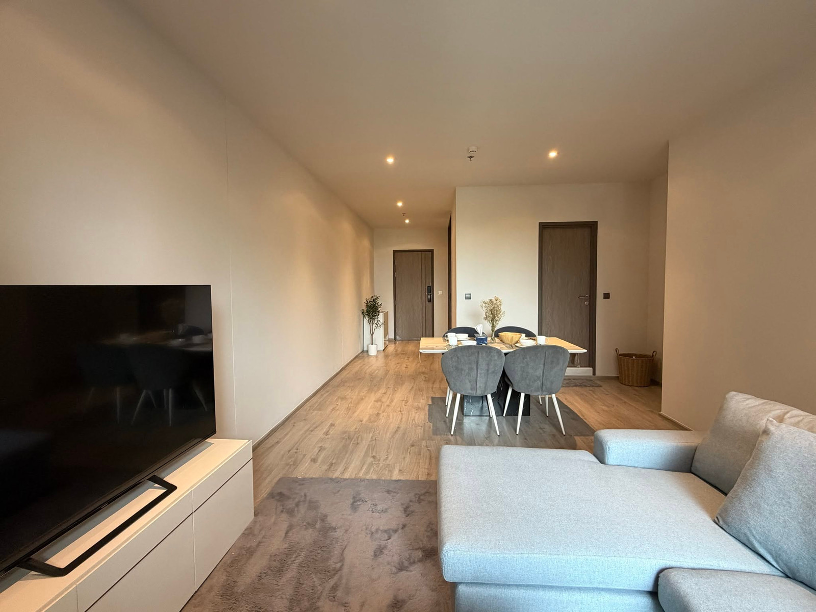 Rhythm Ekkamai Estate Luxury 2 Bedrooms condo in heart of Ekkamai with great facilities Rhythm Ekkamai Estate Luxury 2 Bedrooms condo in heart of Ekkamai with great facilities