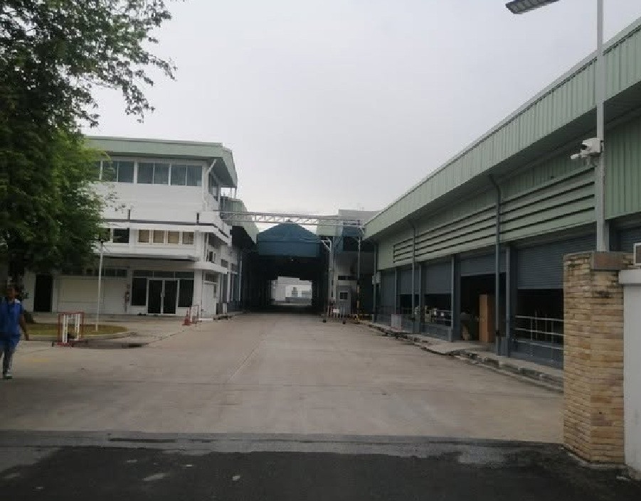 For Rent ให้เช่าโรงงาน โกดัง / อยู่ในนิคมอุตสาหกรรมบางชัน มีนบุรี / ถนนเสรีไทย / ซอยเสรีไทย 54 / มีพื้นที่ 960 ตารางเมตร และ 1200 ตารางเมตร / อยู่ในเขตนิคม ทำโรงงานได้ / รถเทรลเลอร์ เข้าออกได้