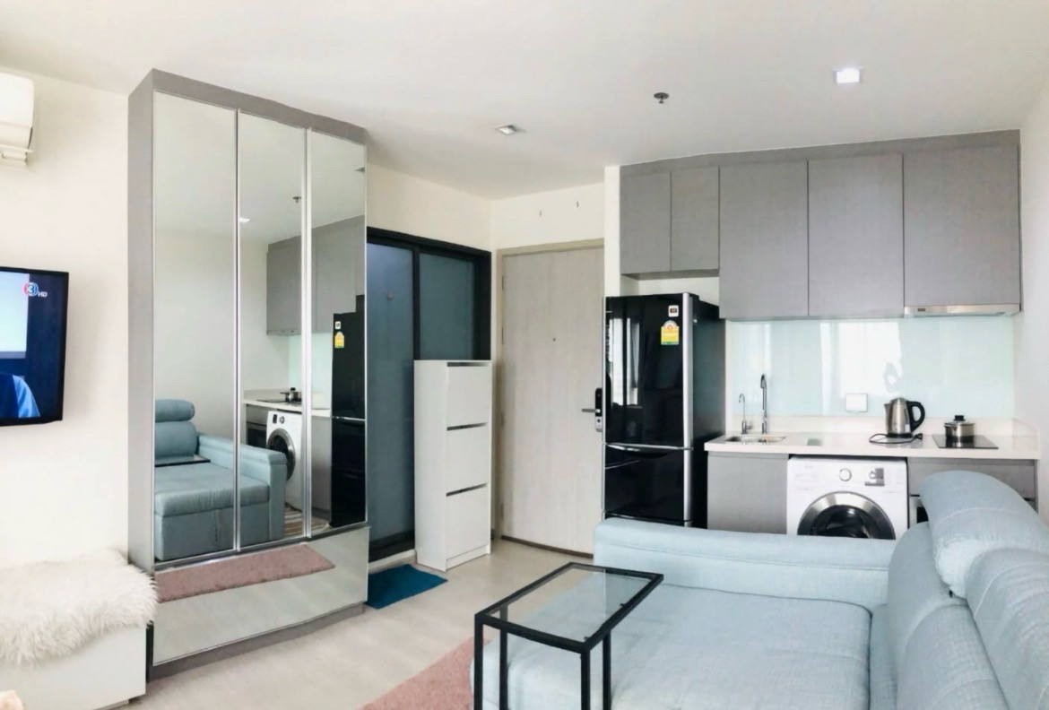 For sale: Rhythm Sukhumvit 36-38, potential location, ready to move in. This building has a lot of rental traffic. There are always people interested in renting. Suitable for both investment and living.