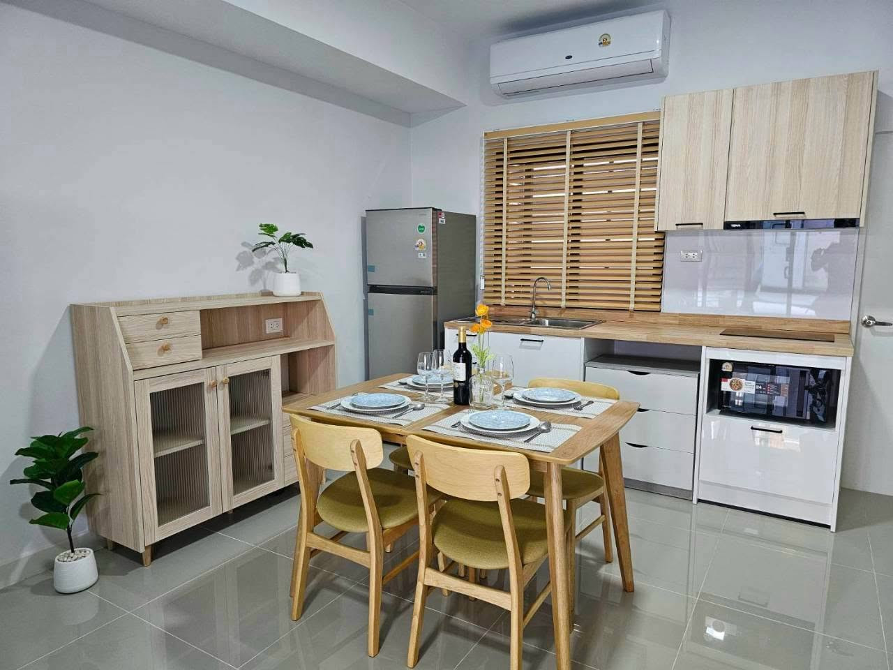 Pleno Sukhumvit-Bangna 2 106 sq m. | Land 17.5 sq m. 3 bedrooms | 2 bathrooms | 2 parking spaces. Pleno Sukhumvit-Bangna 2 106 sq m. | Land 17.5 sq m. 3 bedrooms | 2 bathrooms | 2 parking spaces.