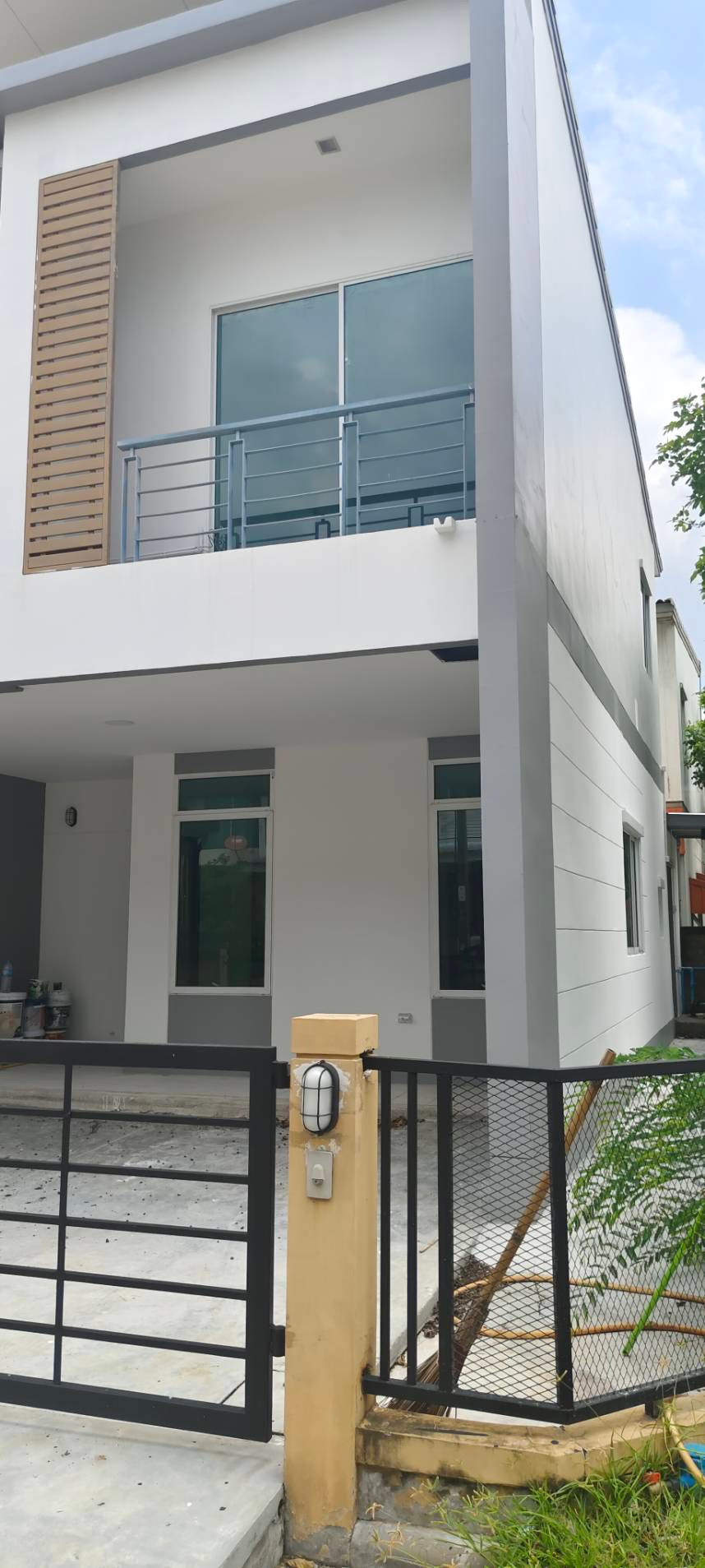 Corner plot house for sale, Habitia Wongwaen-Ramindra. Corner plot house for sale, Habitia Wongwaen-Ramindra.
