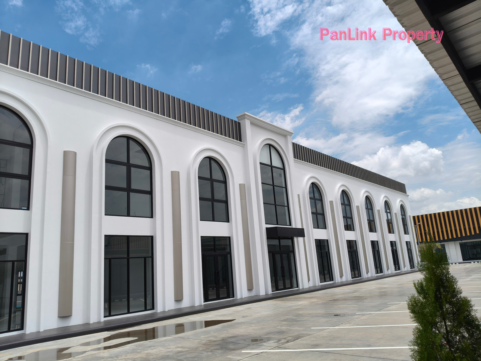 Ready to rent, beautiful building size > 1,000 sq m. Ready to rent, beautiful building size > 1,000 sq m.