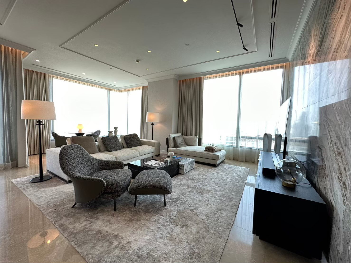 AVAILABLE NOW Elegant 3 Bed at Sindhorn Residence with Panoramic View
