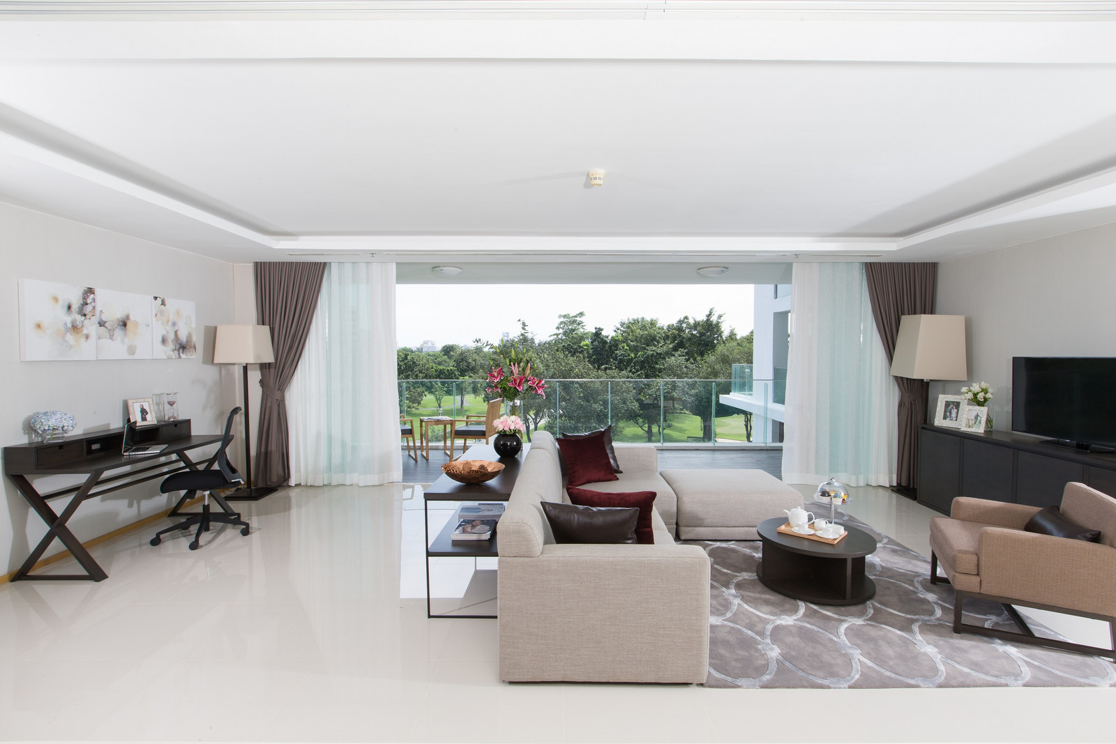 2 ห้องนอน 198 ตร.ม. วิวสนามกอล์ฟ | North Park Place | 70,000 บาท/เดือน (พร้อมบริการทำความสะอาดทุก 2 สัปดาห์)
