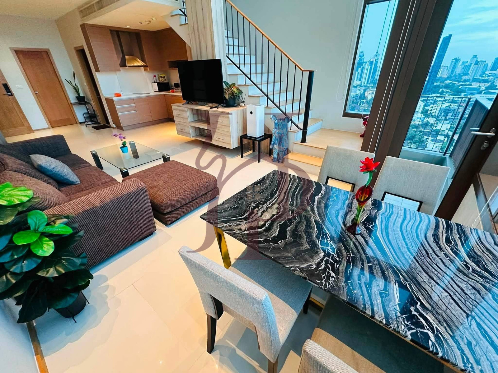 🏙️ Duplex 1 bedroom, high floor, The Emporio Place, Sukhumvit 24, near BTS Phrom Phong, appointment to view 063-616-5390.
