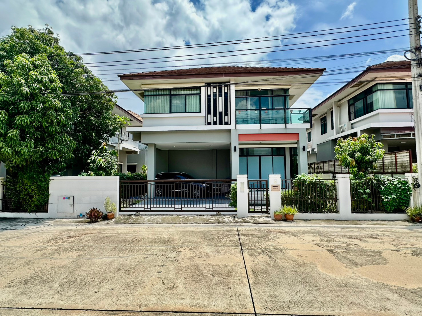 For sale and rent, 2-story detached house, ready to move in, good condition, fully furnished, at the beginning of the project, Laddaville Village 4. Ban Kluai-Sai Noi 51.7 sq m. – รูปที่ 2
