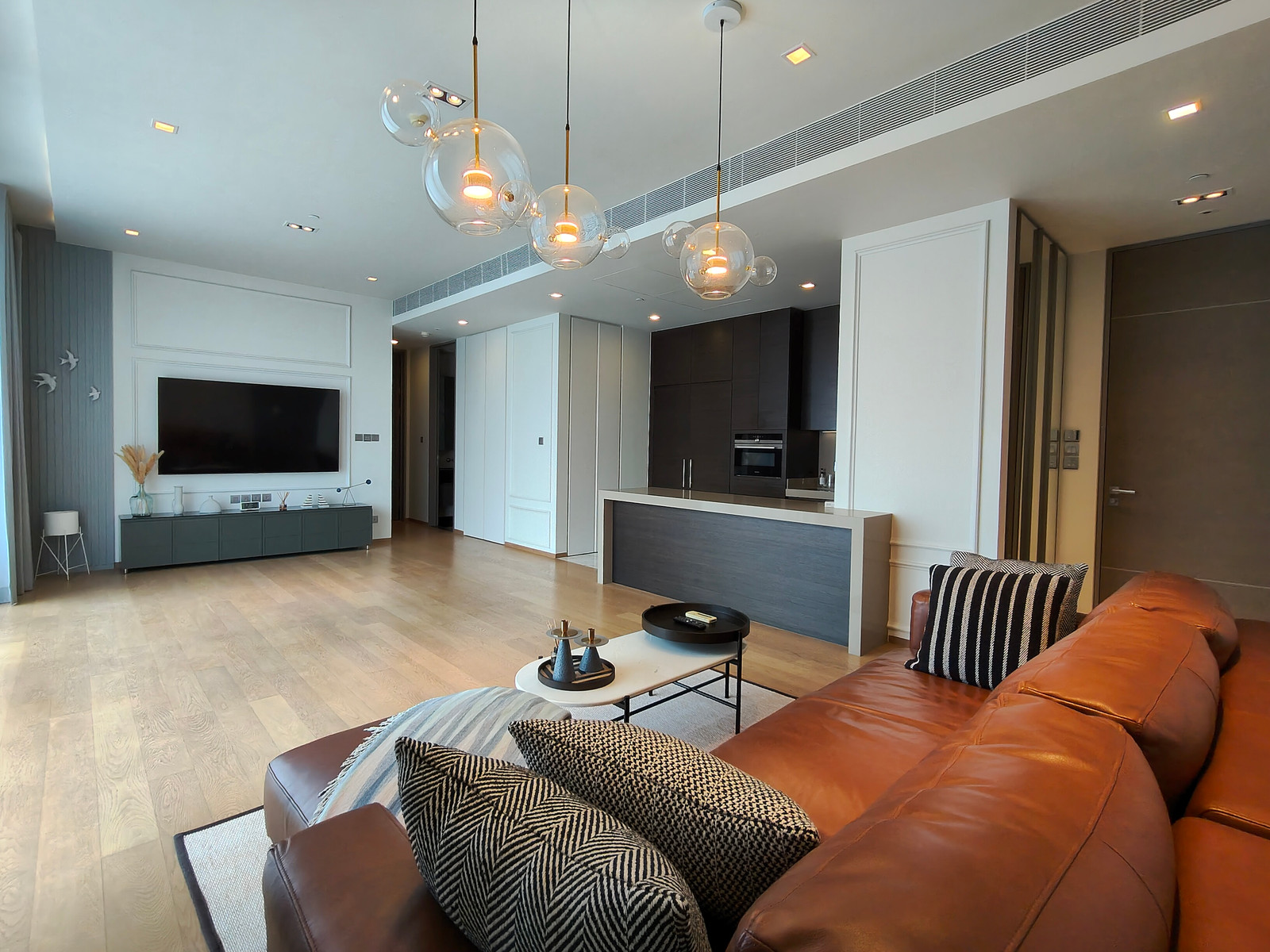 Best Price 2BR l Saladaeng One l Prime CBD Living Best Price 2BR l Saladaeng One l Prime CBD Living