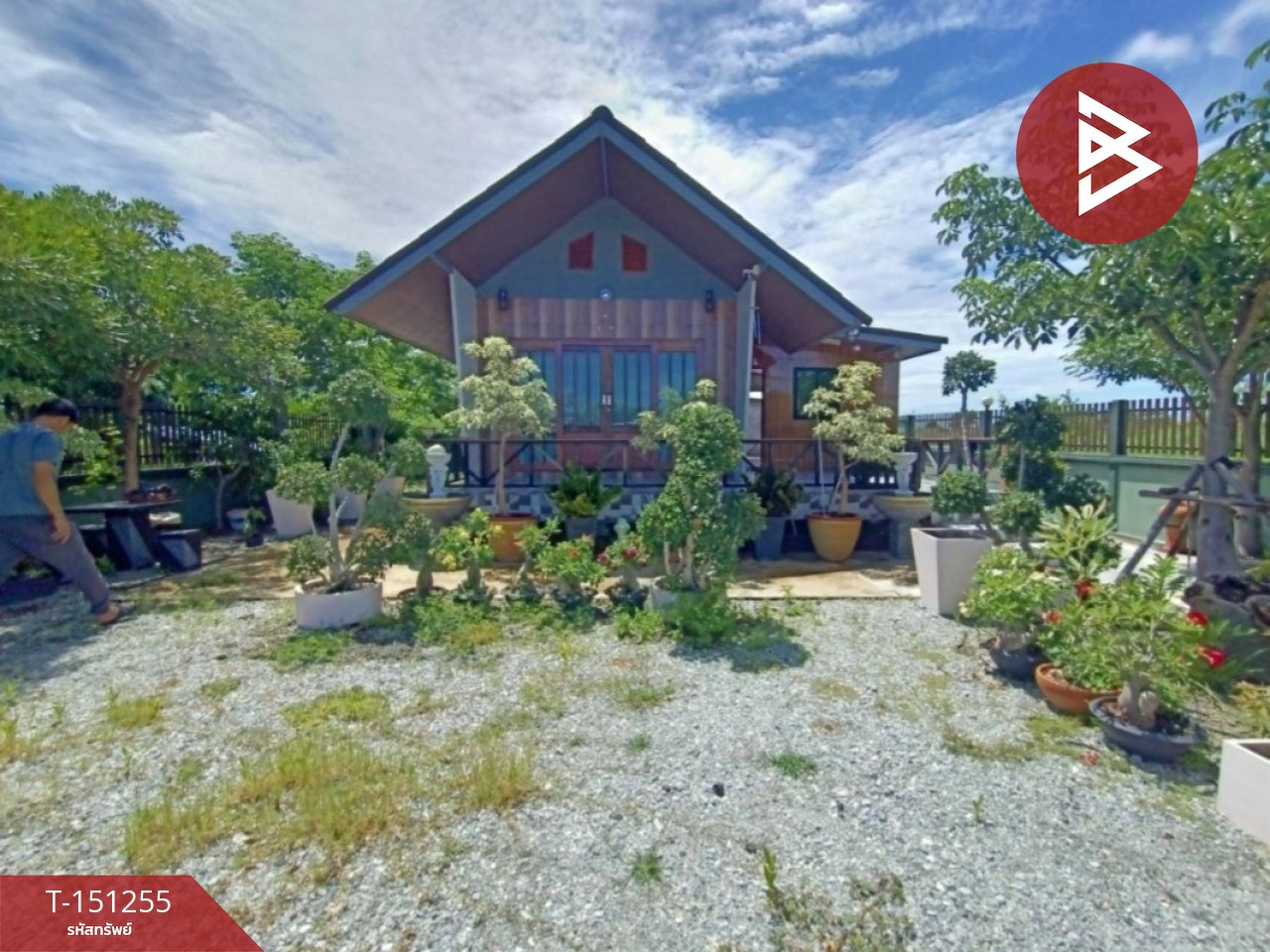 Single house for sale with land, area 2 ngan, Bang Pakong, Chachoengsao.