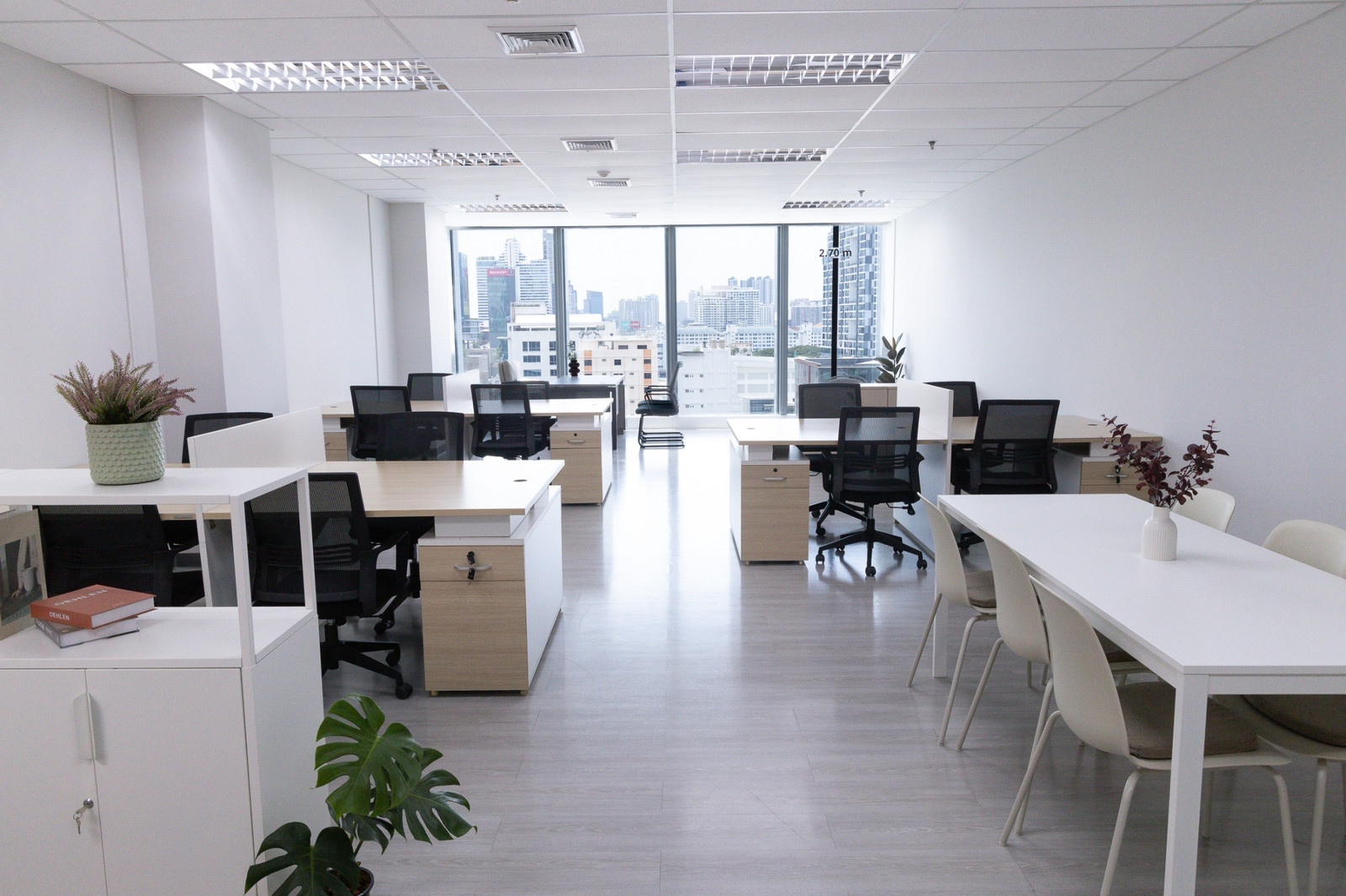 Newly renovated & furnished office, Near BTS Chong Nonsi, 7-11 and food court located within the building. Property code: Newly renovated & furnished office, Near BTS Chong Nonsi, 7-11 and food court located within the building. Property code: