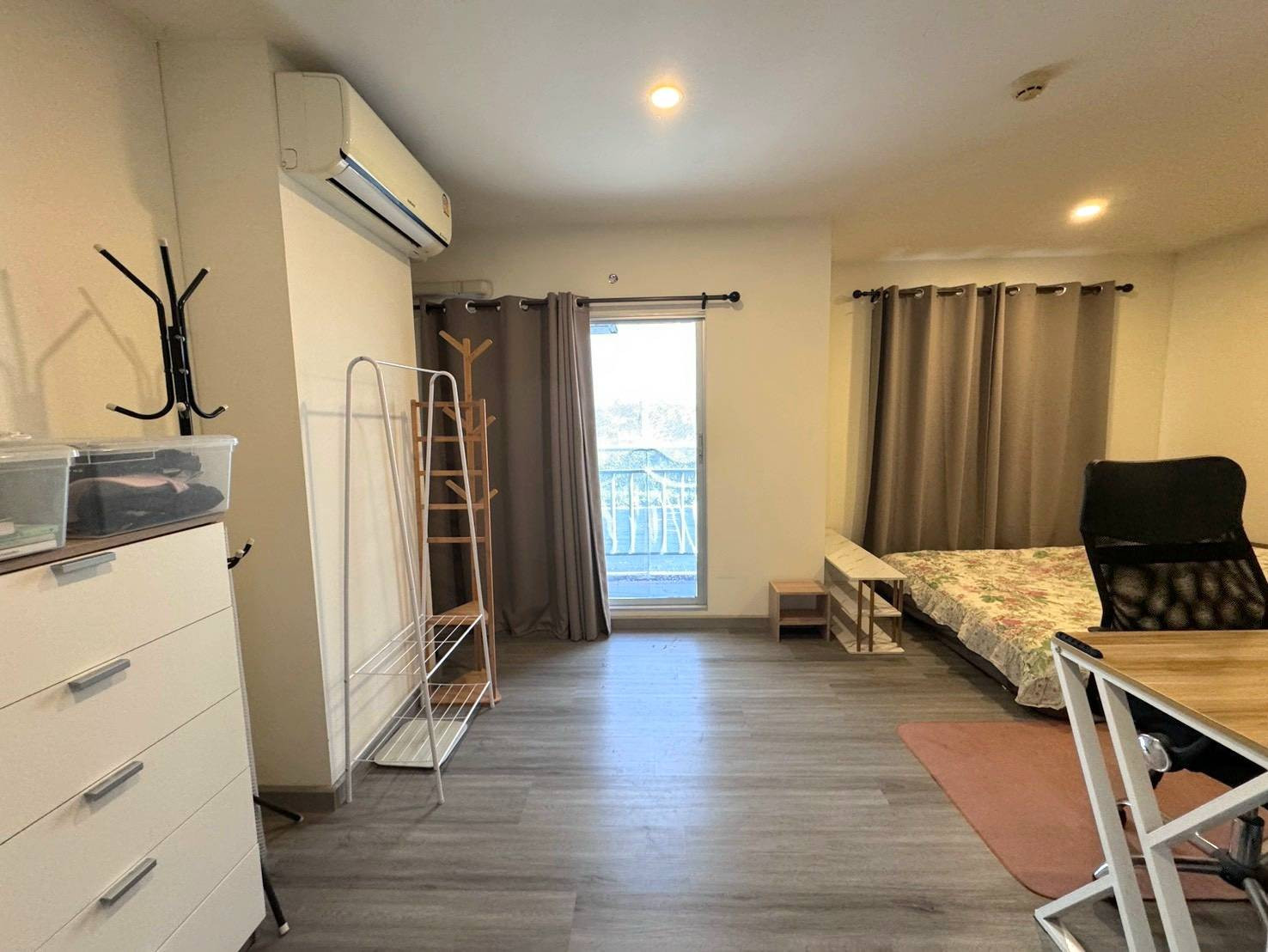 Urgent sale, not expensive, condo near MRT Sai Ma ( will move to another province) Urgent sale, not expensive, condo near MRT Sai Ma ( will move to another province)