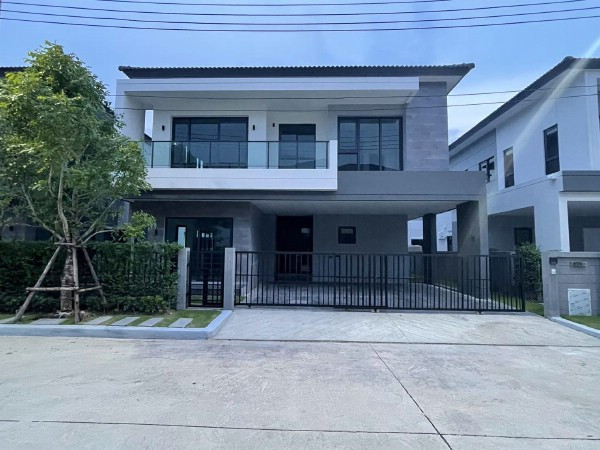Luxury detached house for rent, new design, The City Watcharapol, The City Watcharapol, Sukhaphiban 5 Road. Luxury detached house for rent, new design, The City Watcharapol, The City Watcharapol, Sukhaphiban 5 Road.