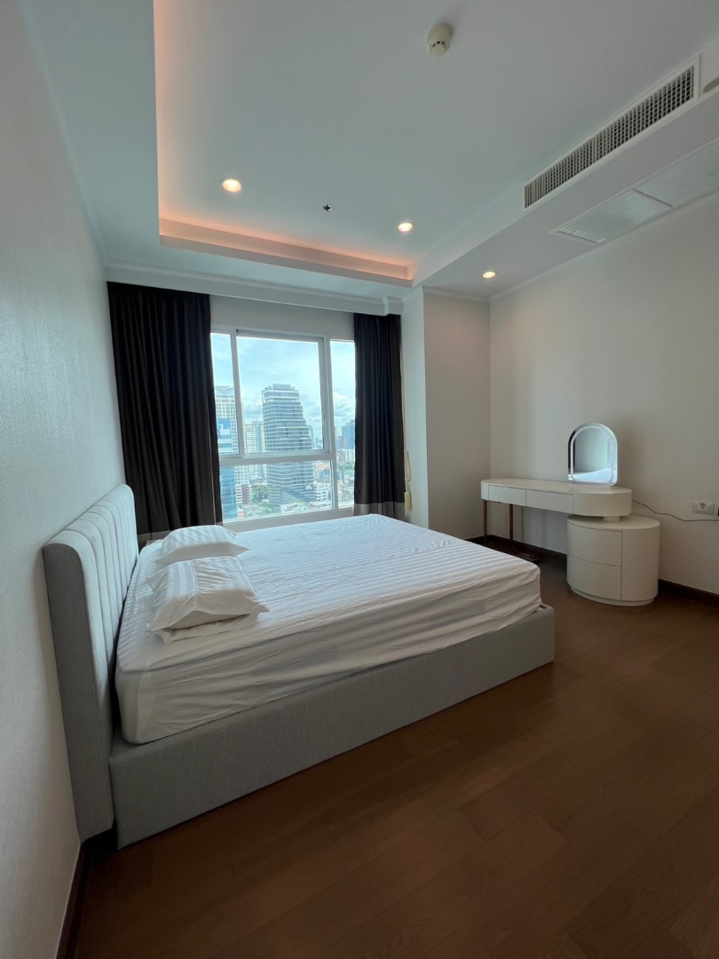 Large room 60 sq m, high floor 19 | 1 Bedroom, separated living room and kitchen | Accepting agents Large room 60 sq m, high floor 19 | 1 Bedroom, separated living room and kitchen | Accepting agents