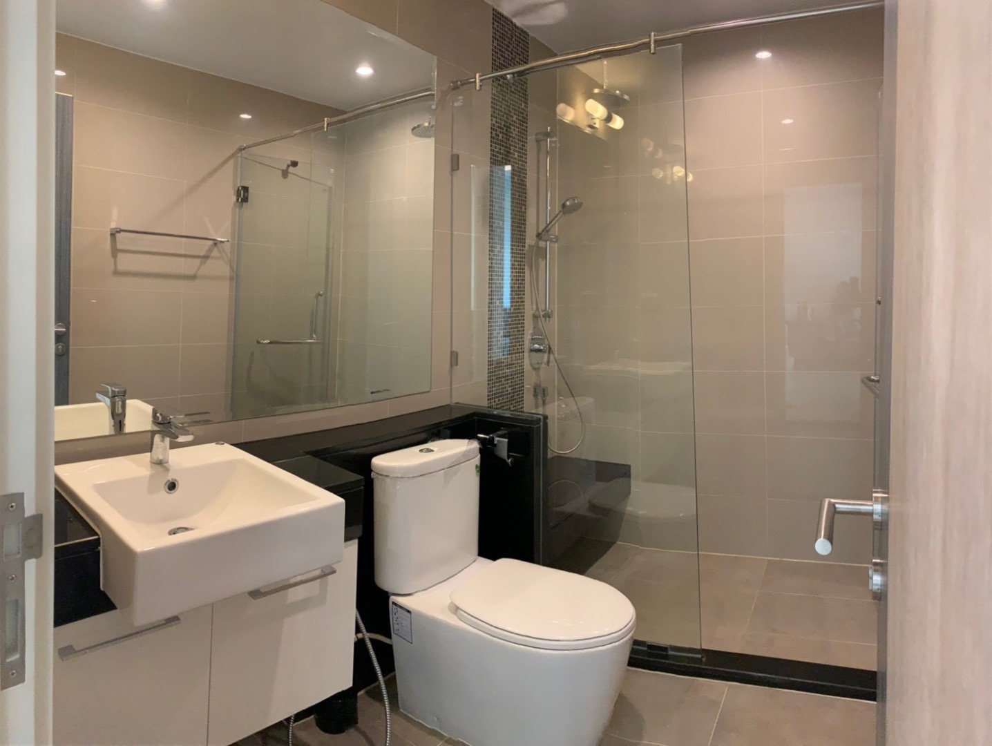 ขายพร้อมผู้เช่า ห้องใหญ่ 60 ตร.ม. ชั้นสูง 19 | 1 Bedroom แยกห้องนั่งเล่นและห้องครัวเป็นสัดส่วน | รับนายหน้า – รูปที่ 4
