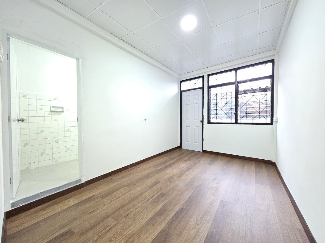 Two-story townhome for sale at a low price, near Sriracha Night Market. Size: 20 square meters. – รูปที่ 2