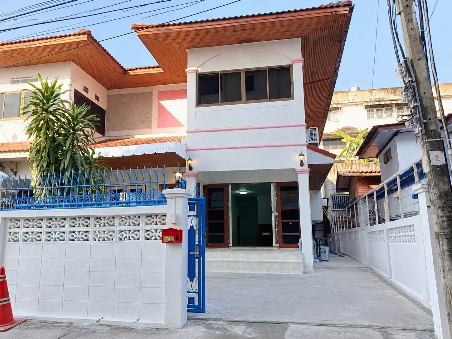 ⚡ For rent, 2-story detached house, Soi Ramintra 28, near BTS, size 50 sq m. ⚡