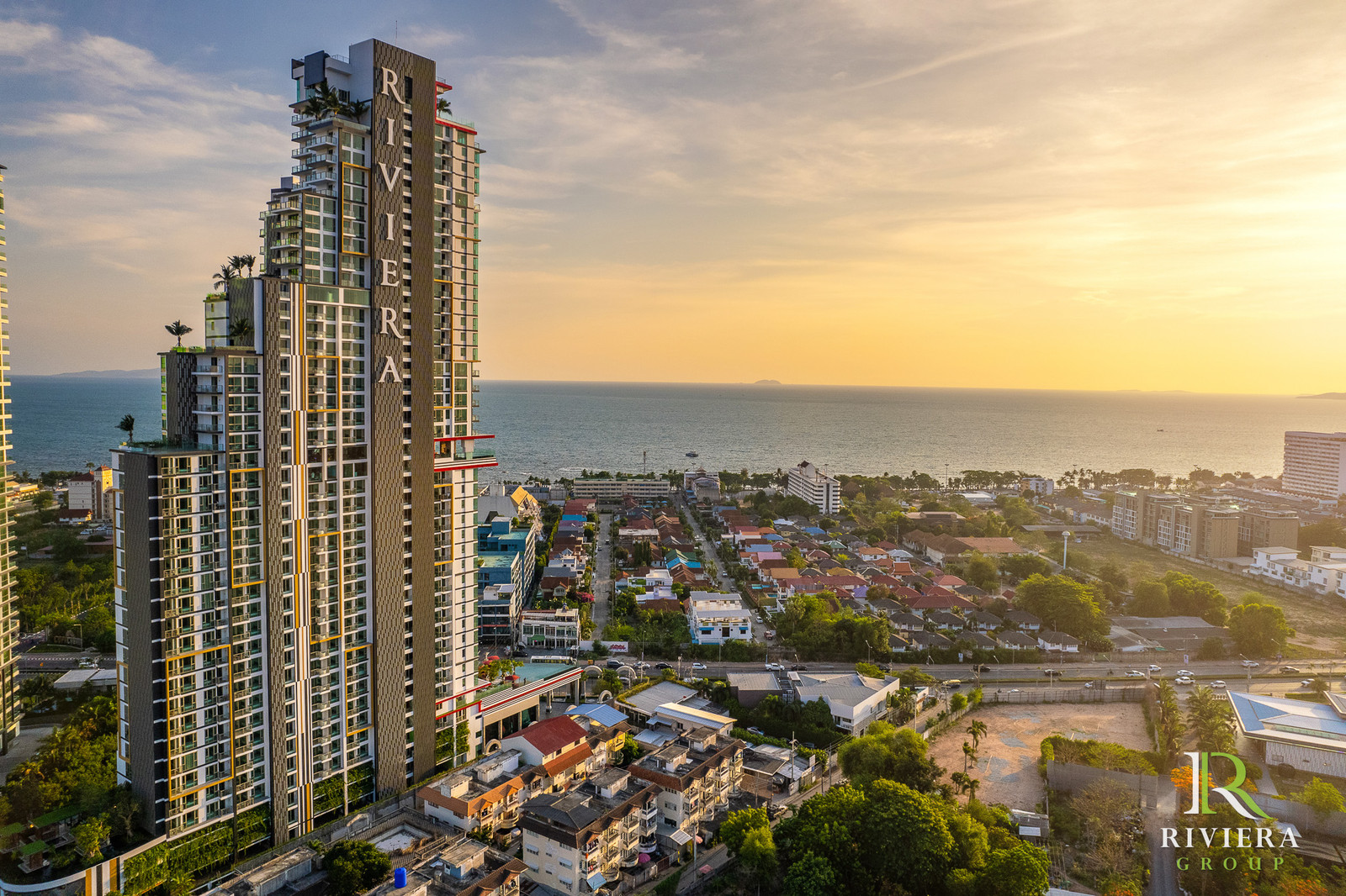 Luxury Condo for Sale in Pattaya, The Riviera Ocean Drive, Pets Allowed. Luxury Condo for Sale in Pattaya, The Riviera Ocean Drive, Pets Allowed.